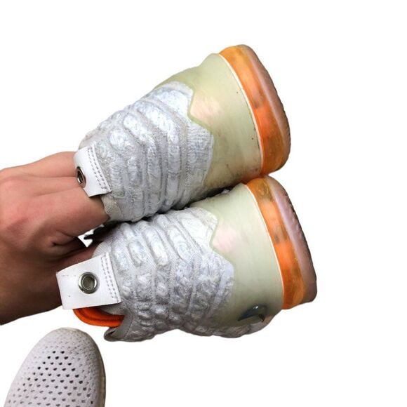 RARE 2019 Nike Lebron 17 BG 'Future Air' Size 8 - Picture 15 of 16